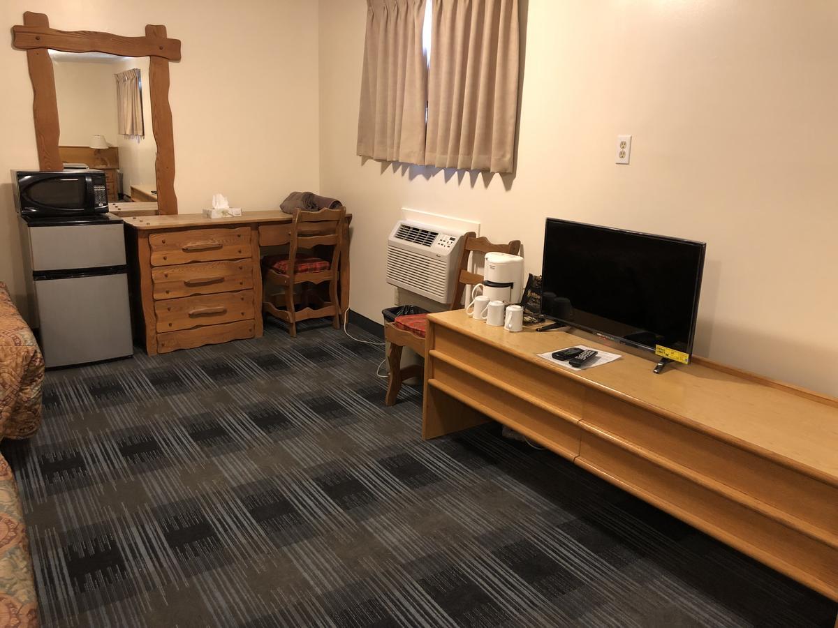 Agassiz Park Lodge - Under New Management McCreary Esterno foto